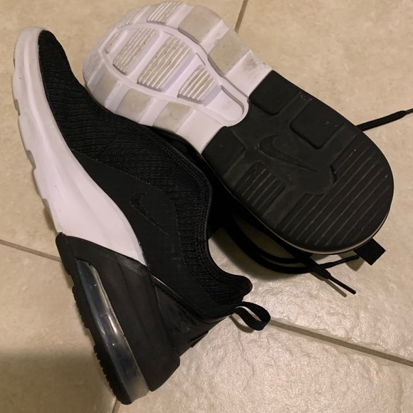 Nike Air Max Motion 2 Women’s - Picture 4 of 6